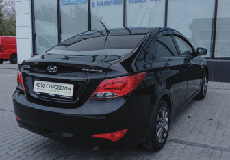 Подержанный автомобиль Hyundai Solaris Sedan 2015 года (5 фото)