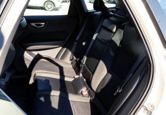 Подержанный автомобиль Volvo XC60 2018 года (18 фото)