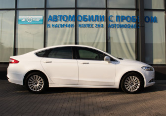Подержанный автомобиль Ford Mondeo Sedan 2015 года (6 фото)