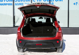 Подержанный автомобиль Nissan Qashqai 2007 года (20 фото)