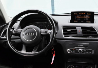 Подержанный автомобиль Audi Q3 2016 года (20 фото)