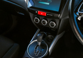 Подержанный автомобиль Mitsubishi RVR Suv 2013 года (9 фото)
