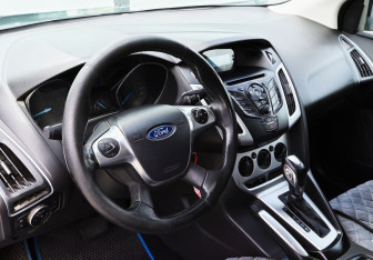Подержанный автомобиль Ford Focus Sedan 2011 года (16 фото)