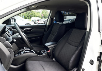 Подержанный автомобиль Nissan Qashqai 2017 года (16 фото)