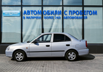 Подержанный автомобиль Hyundai Accent Sedan 2011 года (2 фото)
