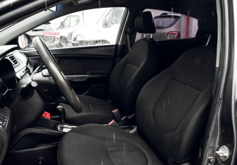 Подержанный автомобиль Kia Rio Sedan 2012 года (14 фото)