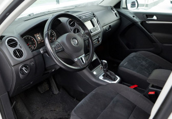 Подержанный автомобиль Volkswagen Tiguan 2013 года (16 фото)