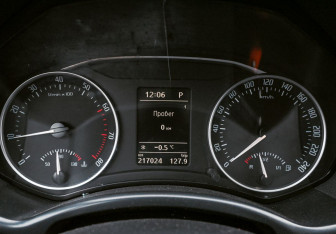 Подержанный автомобиль Skoda Octavia Liftback 2009 года (16 фото)