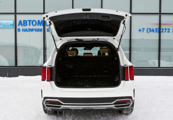 Подержанный автомобиль Kia Sorento 2020 года (18 фото)