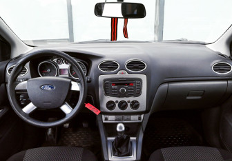 Подержанный автомобиль Ford Focus Hatchback 2010 года (16 фото)