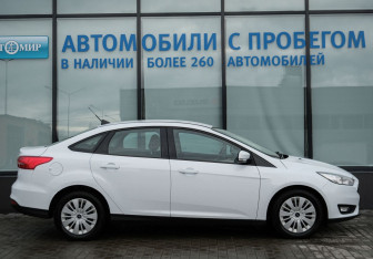 Подержанный автомобиль Ford Focus Sedan 2018 года (6 фото)