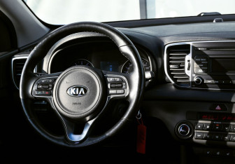 Подержанный автомобиль Kia Sportage 2017 года (11 фото)