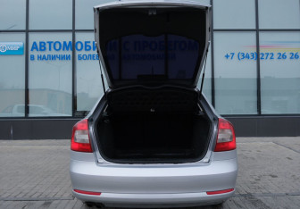 Подержанный автомобиль Skoda Octavia Liftback 2012 года (18 фото)