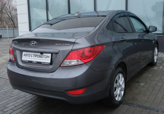 Подержанный автомобиль Hyundai Solaris Sedan 2011 года (5 фото)