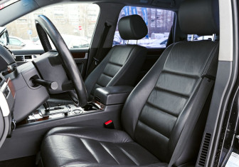 Подержанный автомобиль Volkswagen Touareg 2008 года (9 фото)