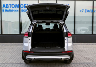 Подержанный автомобиль Geely Atlas Pro 2022 года (20 фото)