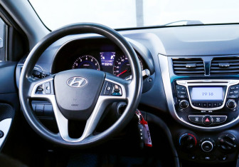 Подержанный автомобиль Hyundai Solaris Sedan 2014 года (19 фото)