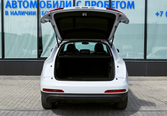 Подержанный автомобиль Audi Q3 2012 года (20 фото)