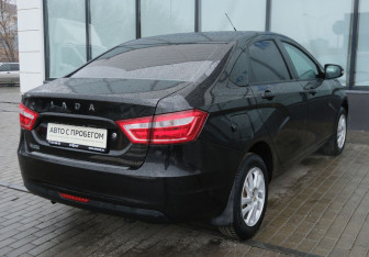 Подержанный автомобиль LADA (ВАЗ) Vesta Sedan 2016 года (5 фото)