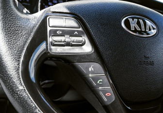 Подержанный автомобиль Kia Ceed Hatchback 2014 года (14 фото)