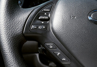 Подержанный автомобиль Infiniti EX 2011 года (13 фото)