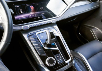 Подержанный автомобиль Geely Atlas Pro 2022 года (9 фото)