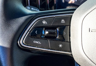 Подержанный автомобиль Geely Atlas 2024 года (13 фото)