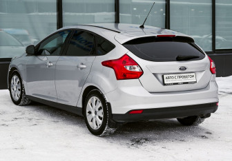 Подержанный автомобиль Ford Focus Hatchback 2011 года (3 фото)