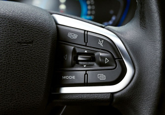 Подержанный автомобиль Geely Coolray 2023 года (13 фото)