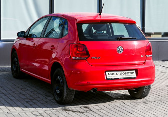 Подержанный автомобиль Volkswagen Polo Hatchback 2011 года (3 фото)