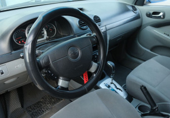 Подержанный автомобиль Chevrolet Lacetti Hatchback 2006 года (9 фото)