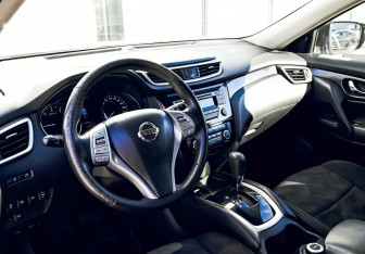 Подержанный автомобиль Nissan X-Trail 2016 года (15 фото)