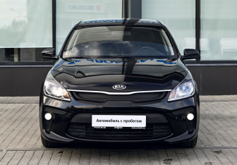 Подержанный автомобиль Kia Rio Sedan 2017 года (8 фото)