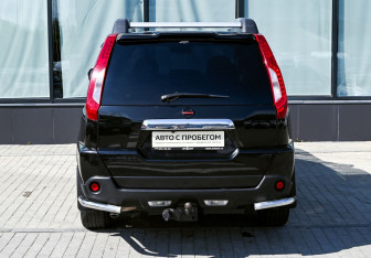 Подержанный автомобиль Nissan X-Trail 2011 года (4 фото)