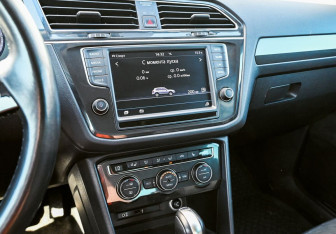 Подержанный автомобиль Volkswagen Tiguan 2017 года (16 фото)