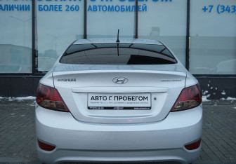 Подержанный автомобиль Hyundai Solaris Sedan 2011 года (4 фото)