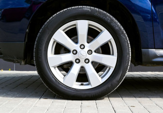 Подержанный автомобиль Mitsubishi Outlander 2012 года (20 фото)