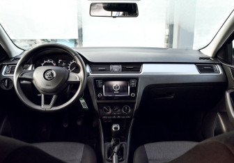 Подержанный автомобиль Skoda Rapid Liftback 2018 года (16 фото)