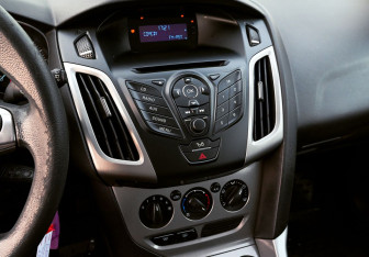 Подержанный автомобиль Ford Focus Hatchback 2011 года (15 фото)