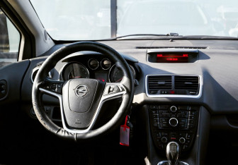 Подержанный автомобиль Opel Meriva 2012 года (19 фото)