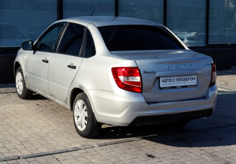 Подержанный автомобиль LADA (ВАЗ) Granta Sedan 2019 года (3 фото)