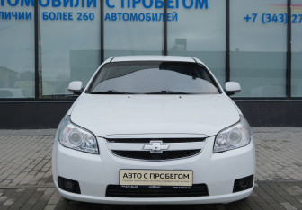 Подержанный автомобиль Chevrolet Epica 2010 года (8 фото)