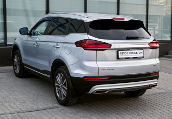 Подержанный автомобиль Geely Atlas Pro 2022 года (3 фото)