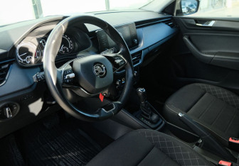 Подержанный автомобиль Skoda Rapid Liftback 2021 года (9 фото)