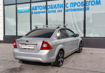Подержанный автомобиль Ford Focus Sedan 2008 года (5 фото)