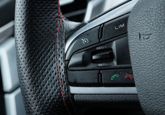 Подержанный автомобиль Geely Coolray 2021 года (13 фото)