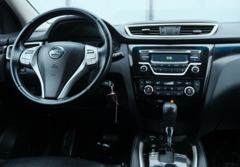 Подержанный автомобиль Nissan Qashqai 2018 года (10 фото)