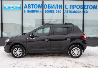 Подержанный автомобиль Renault Sandero 2018 года (2 фото)