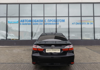 Подержанный автомобиль Toyota Camry Sedan 2016 года (4 фото)