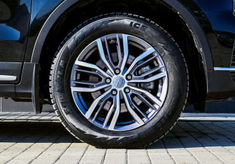 Подержанный автомобиль Geely Atlas Pro 2023 года (22 фото)
